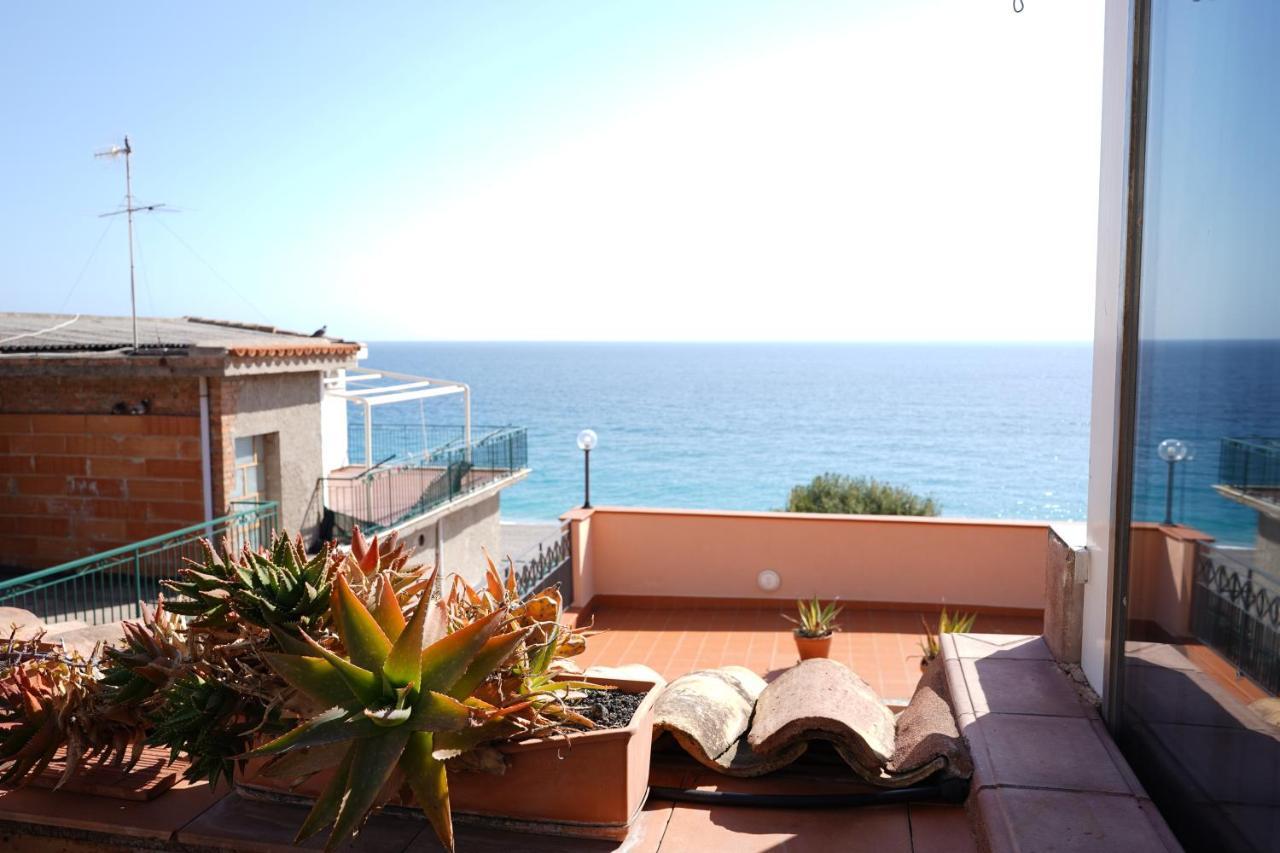 Vacanza Taormina Mare Mazzeo Exterior photo
