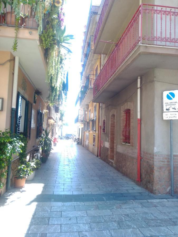 Vacanza Taormina Mare Mazzeo Exterior photo