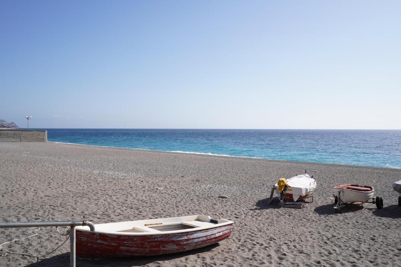 Vacanza Taormina Mare Mazzeo Exterior photo